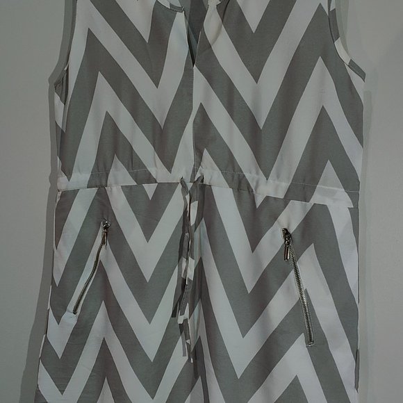 Dress - Picture 4 of 6